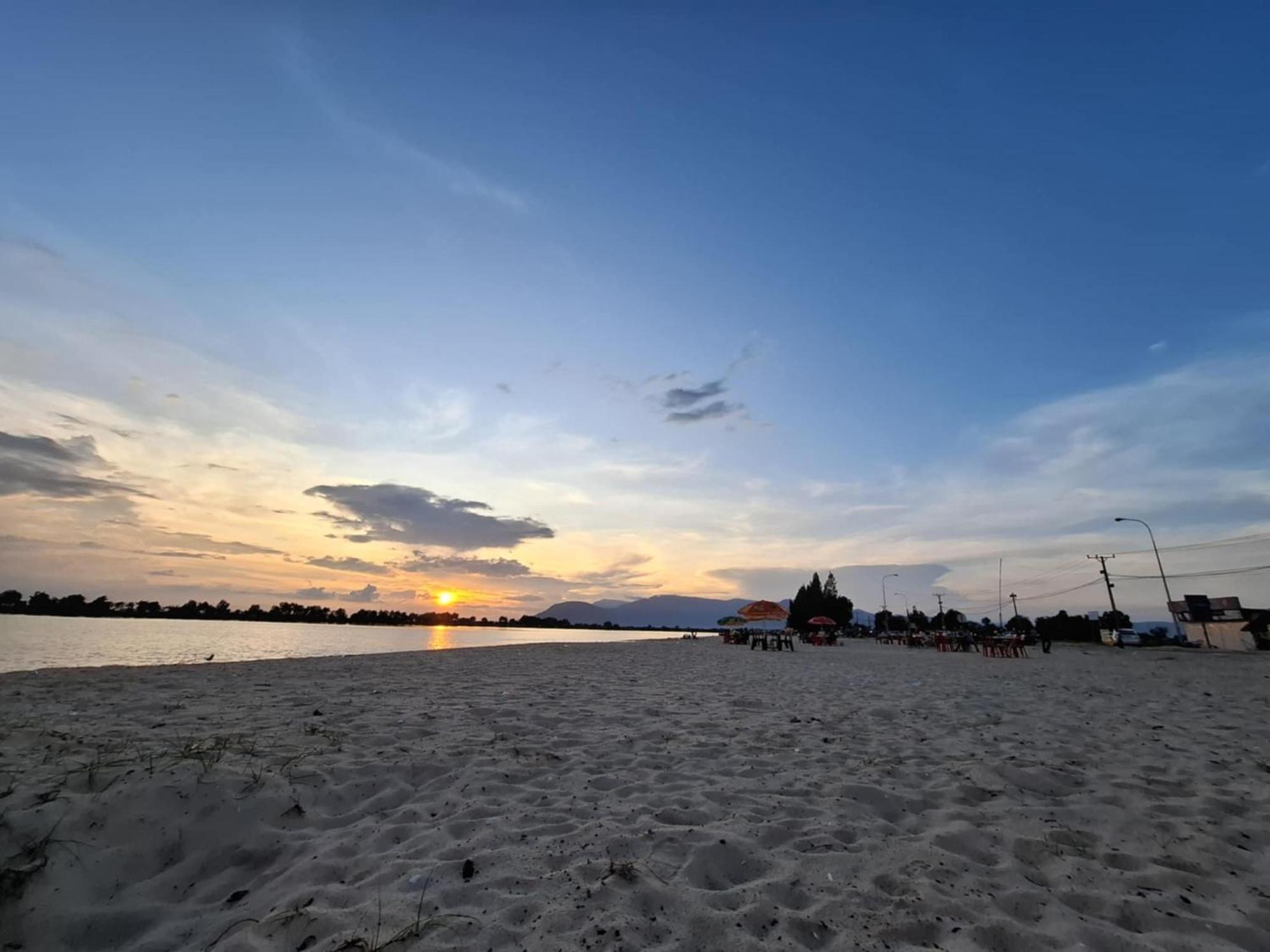 La Plage De Kampot By Lee & Hap Guest House Exterior foto